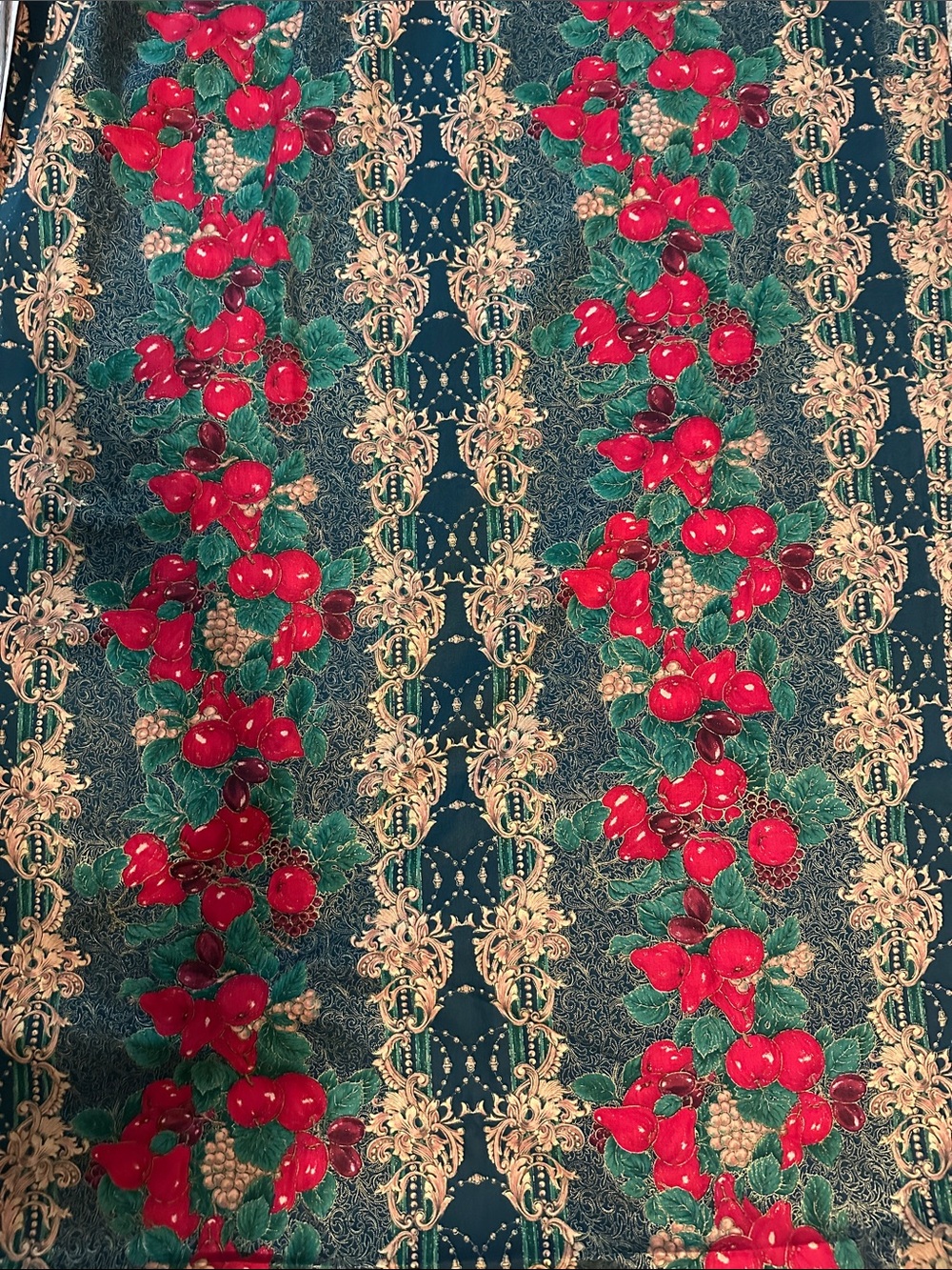 8 YARDS- VINTAGE “Windsor Print” by Hoffman Fabrics. Rare Collectors Find
